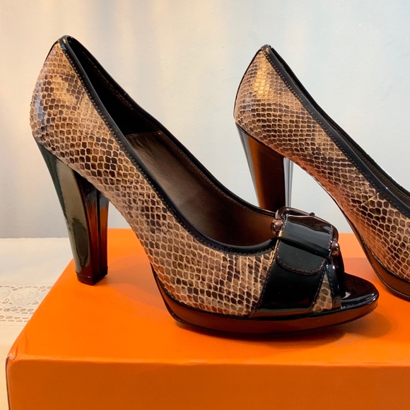 Isola. Beautiful, open toe heels. - Picture 2 of 5